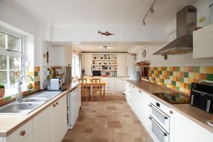 Kitchen / Breakfast Room - click for photo gallery